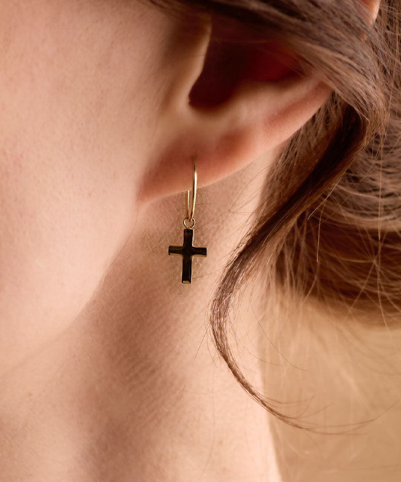 Gold Sleeper Pendant Cross 11mm
